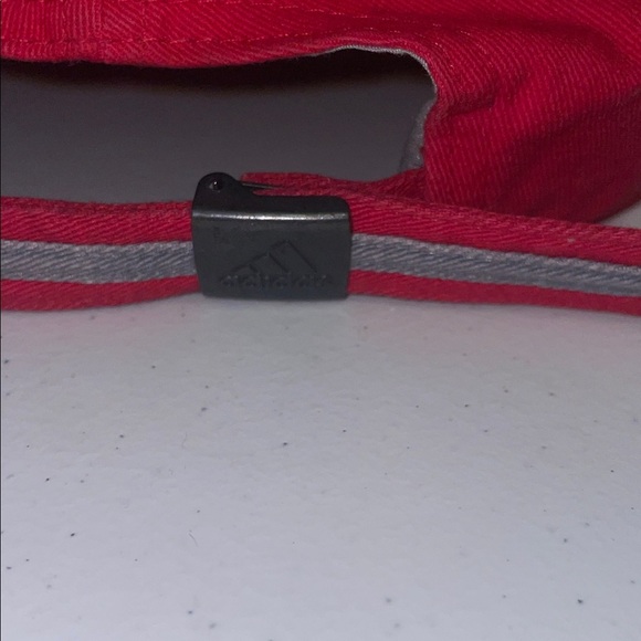 Adidas Classic Red Cap with White Logo - Picture 4 of 6